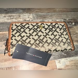 Tommy Hilfiger Wallet - New